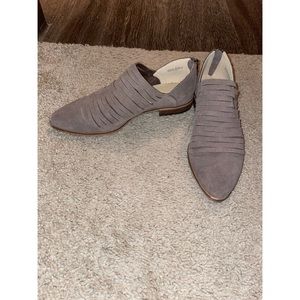 EUC sz 6 women tan loafer. Super cute for spring and summer! Great for fall too